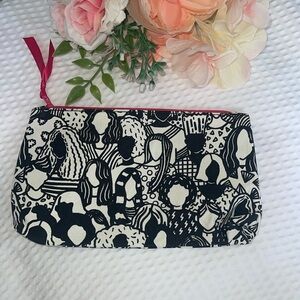 Ipsy X epcWitte Cosmetic Bag Pouch Black & White Faceless Heads Pink Zipper